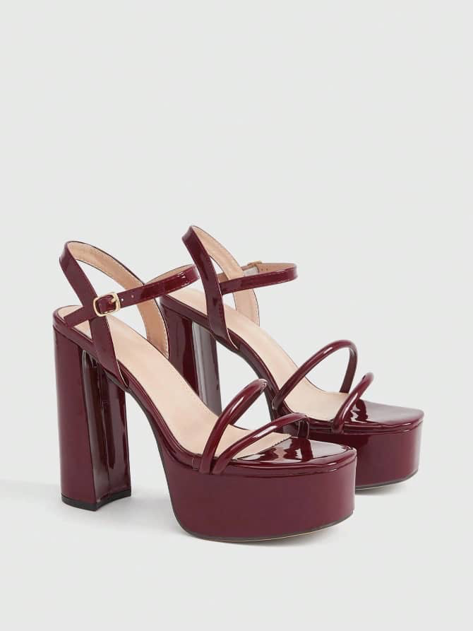 Sandales à plateforme bordeaux vernies, talon bloc et fines brides