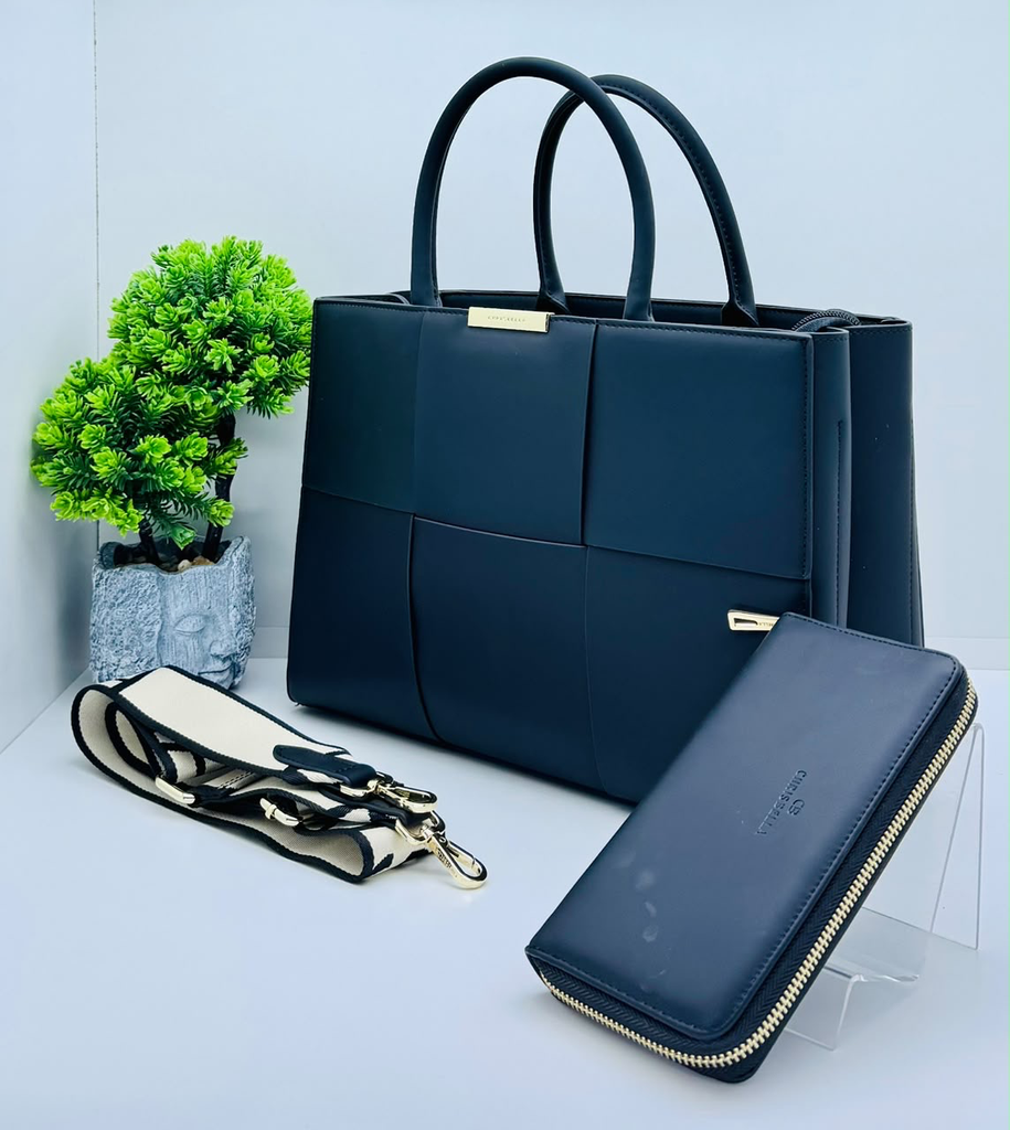 Set sac cabas tressé bleu marine avec portefeuille et bandoulière large